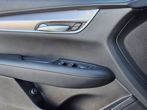 New 2025 Cadillac XT5 Luxury image 24