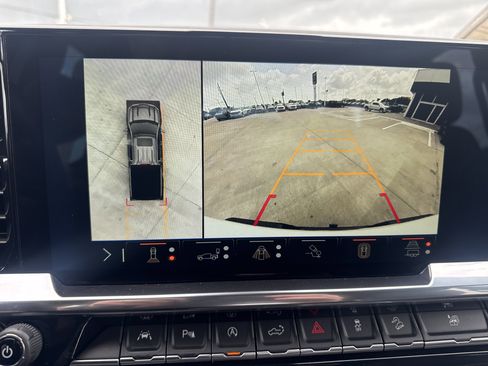 Used 2025 Chevrolet Silverado 1500 LT Trail Boss w/ LT Trail Boss Premium Package image 14