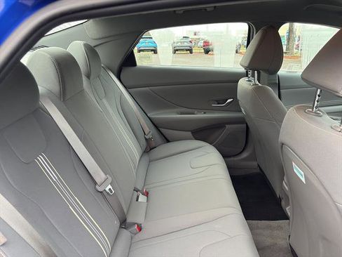 Used 2025 Hyundai Elantra Sport image 10