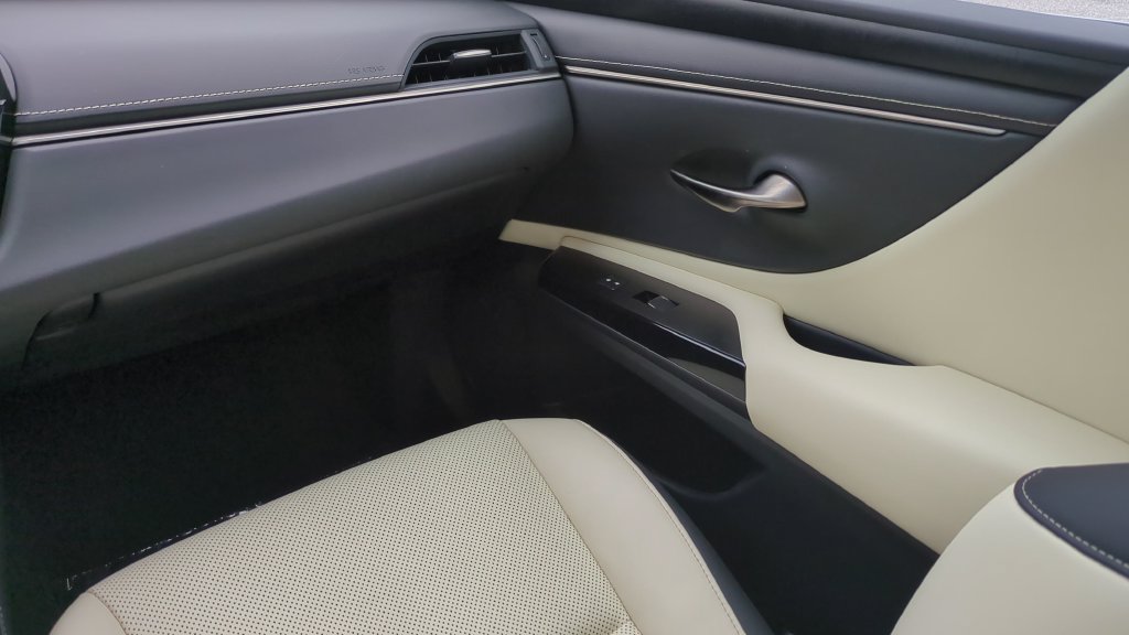 Used 2022 Lexus ES 350 w/ Premium Package FWD image 12
