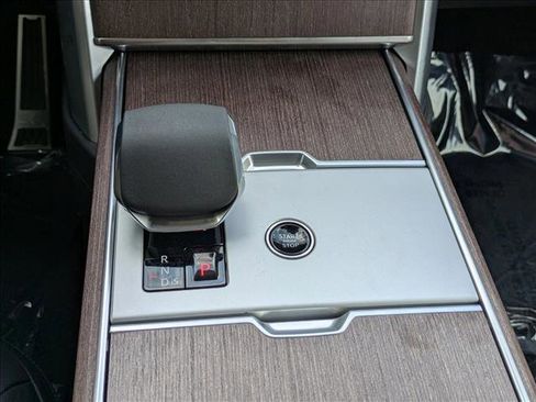 New 2025 Land Rover Range Rover SE image 15