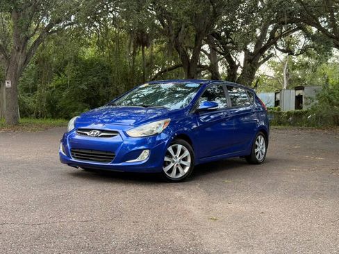 Used 2013 Hyundai Accent SE FWD image 1