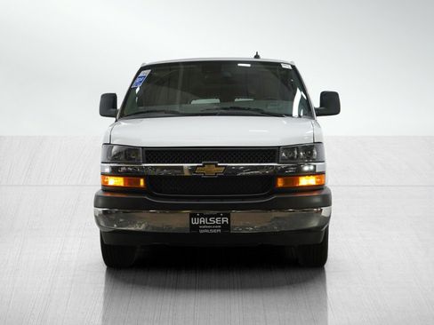 Used 2025 Chevrolet Express 3500 LT w/ LT Preferred Equipment Group RWD image 2