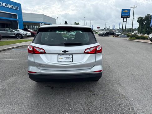 Used 2020 Chevrolet Equinox LS w/ LPO, Floor Liner Package FWD image 5