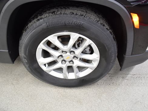 Used 2023 Chevrolet Traverse LS FWD image 36