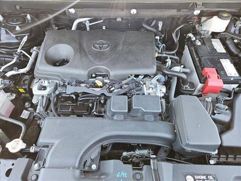 Used 2025 Toyota RAV4 XLE FWD image 27