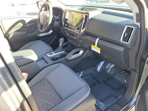 New 2026 Nissan Frontier SV w/ All-Weather Content Package AWD/4WD image 11