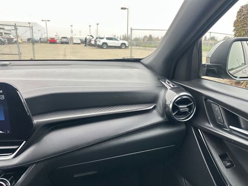 Used 2025 Chevrolet Equinox LT image 35