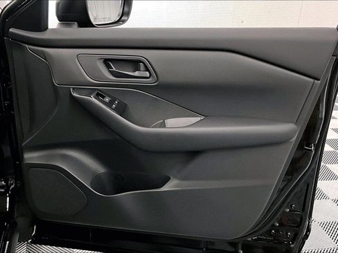 New 2025 Nissan Rogue S image 64