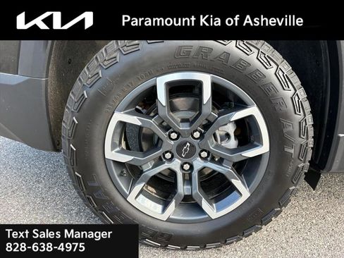 Used 2025 Chevrolet Equinox ACTIV w/ Safety and Technology Package image 30