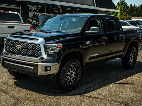 Used 2018 Toyota Tundra SR5 AWD/4WD image 4