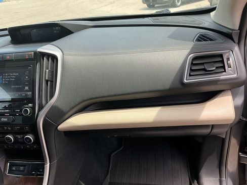 Used 2019 Subaru Ascent Touring w/ Popular Package #3 AWD/4WD image 17
