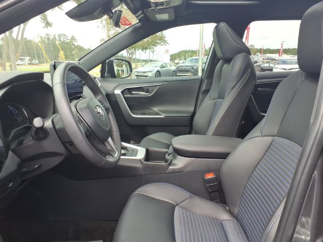 Used 2024 Toyota RAV4 XSE AWD/4WD image 5