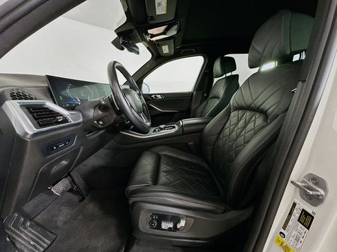 Used 2024 BMW X5 sDrive40i w/ Premium Package image 13