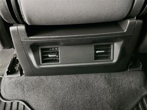 Used 2023 Chevrolet Silverado 1500 Custom image 26