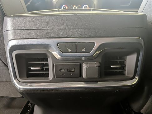 Used 2023 GMC Sierra 3500 Denali w/ Denali Ultimate Package image 19