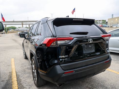 Used 2023 Toyota RAV4 XLE Premium FWD image 10