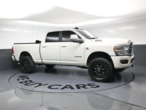 Used 2023 RAM 2500 Laramie AWD/4WD image 2