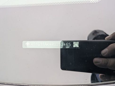 Used 2024 Toyota Camry SE image 33