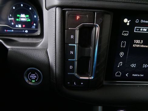 Used 2024 GMC Yukon Denali w/ Advanced Technology Package AWD/4WD image 26