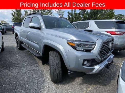 Used 2022 Toyota Tacoma TRD Sport w/ Technology Package AWD/4WD image 14