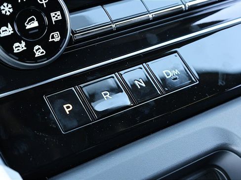 New 2026 Nissan Armada SL w/ Captain's Chari Seat Package image 23