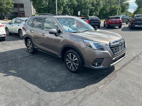 Used 2022 Subaru Forester Limited AWD/4WD image 3