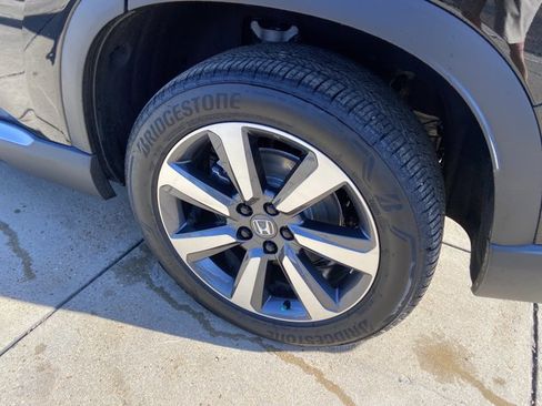 Used 2025 Honda Pilot Elite image 25