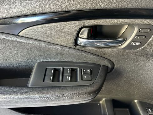 Used 2019 Honda Pilot Touring image 12