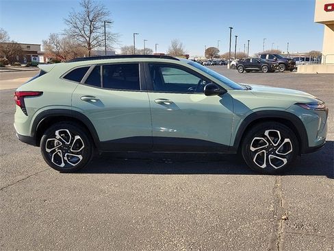 Certified 2024 Chevrolet Trax RS w/ Sunroof Package image 5