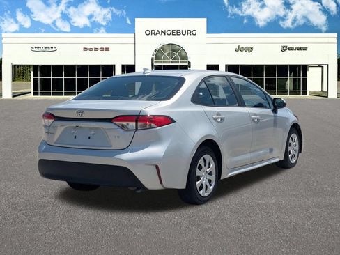Used 2024 Toyota Corolla LE FWD image 8