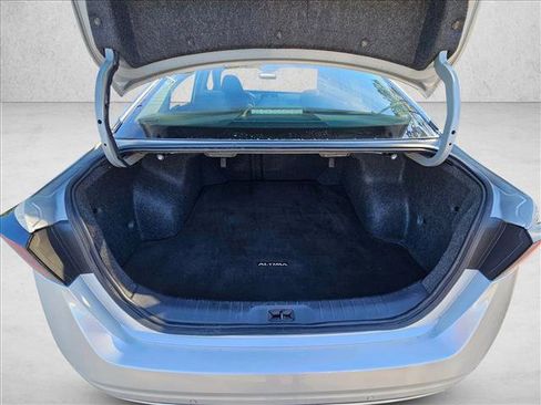 Used 2023 Nissan Altima 2.5 SV image 14
