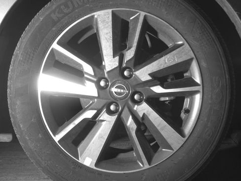 Used 2025 Nissan Versa SV image 13