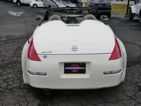 Used 2007 Nissan 350Z Touring image 11