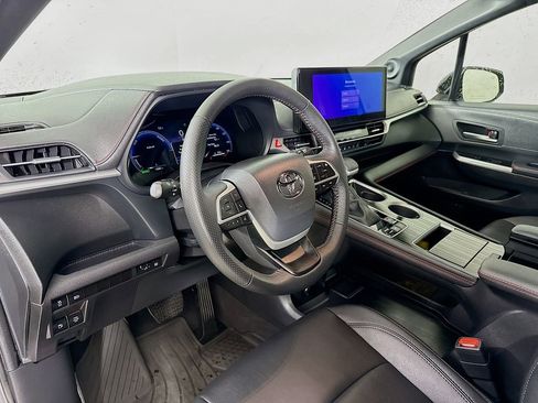 Certified 2025 Toyota Sienna XSE w/ XSE Plus Package AWD/4WD image 10