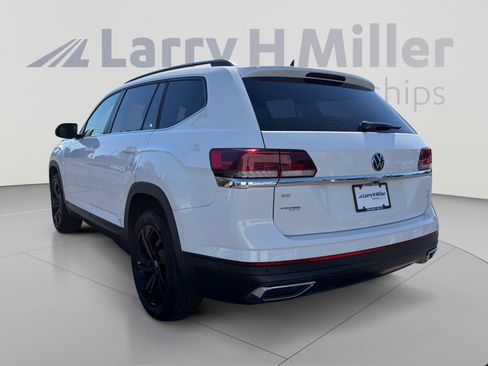 Used 2022 Volkswagen Atlas SE w/ Panoramic Sunroof Package FWD image 3