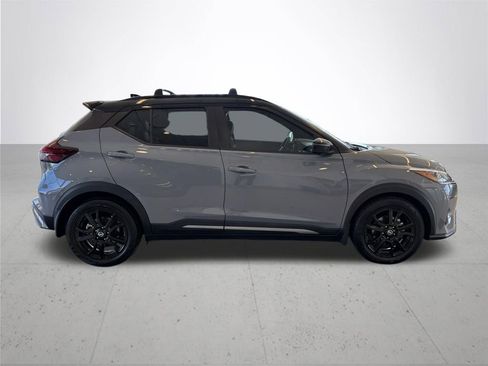 Used 2021 Nissan Kicks SR w/ SR Premium Package FWD image 6