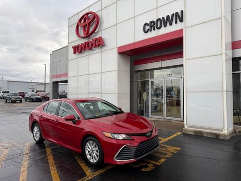 Used 2024 Toyota Camry LE image 1