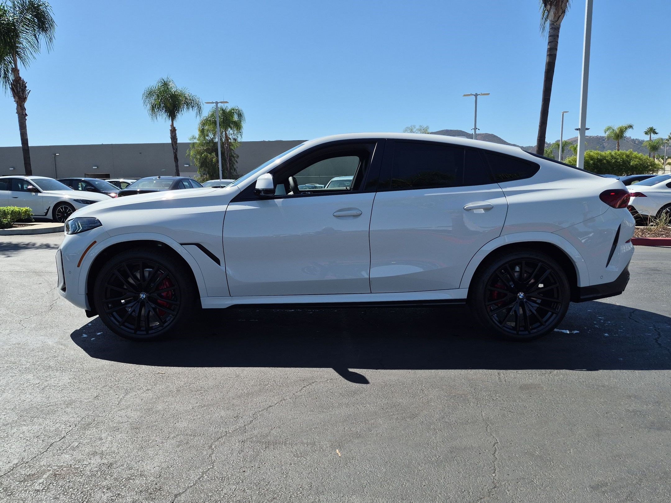 New 2027 BMW X6 xDrive40i w/ Climate Comfort Package AWD/4WD image 7