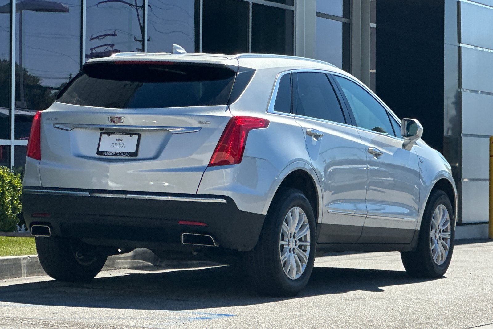 Used 2019 Cadillac XT5 FWD image 4
