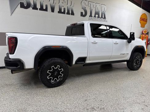 Used 2024 GMC Sierra 2500 AT4X image 55