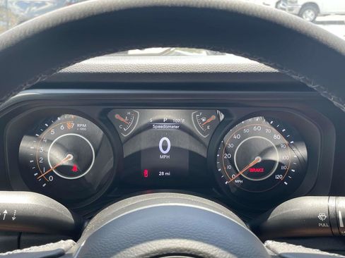 New 2025 Jeep Gladiator Sport image 15