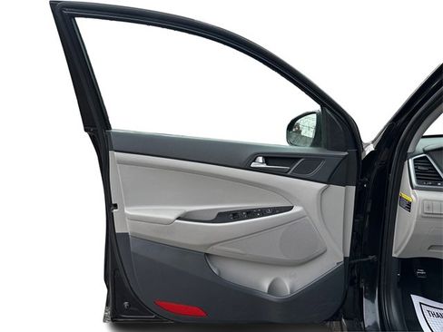 Used 2017 Hyundai Tucson SE image 23