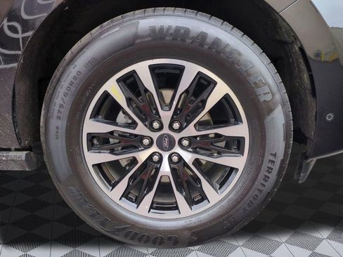 Used 2025 Ford Expedition Max Platinum AWD/4WD image 30
