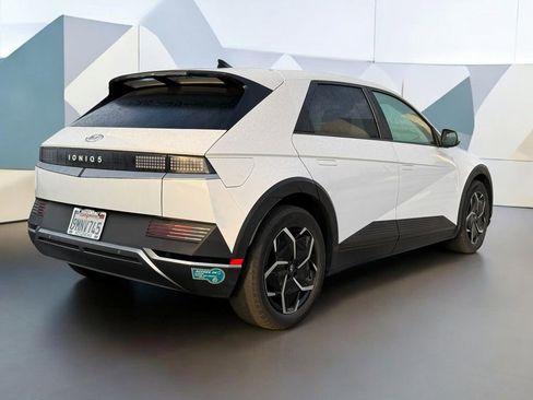 Used 2024 Hyundai Ioniq 5 SE image 13