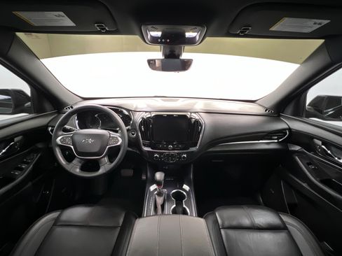 Used 2023 Chevrolet Traverse RS FWD image 10