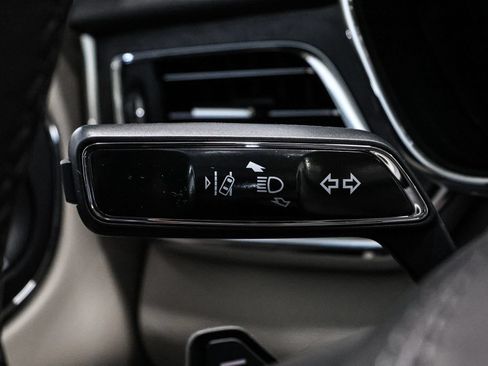 Used 2020 Lincoln Continental AWD w/ Premium Package image 39