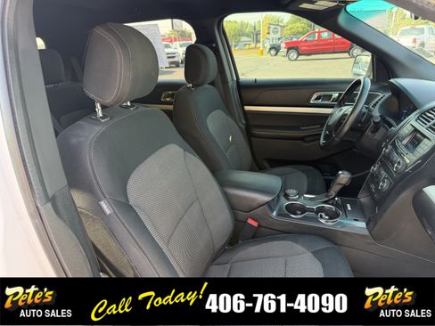 Used 2017 Ford Explorer XLT AWD/4WD image 18