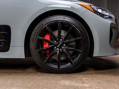 Used 2023 Kia Stinger GT2 image 11