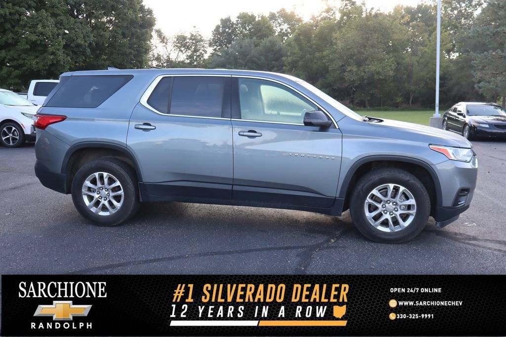 Used 2021 Chevrolet Traverse LS AWD/4WD image 1